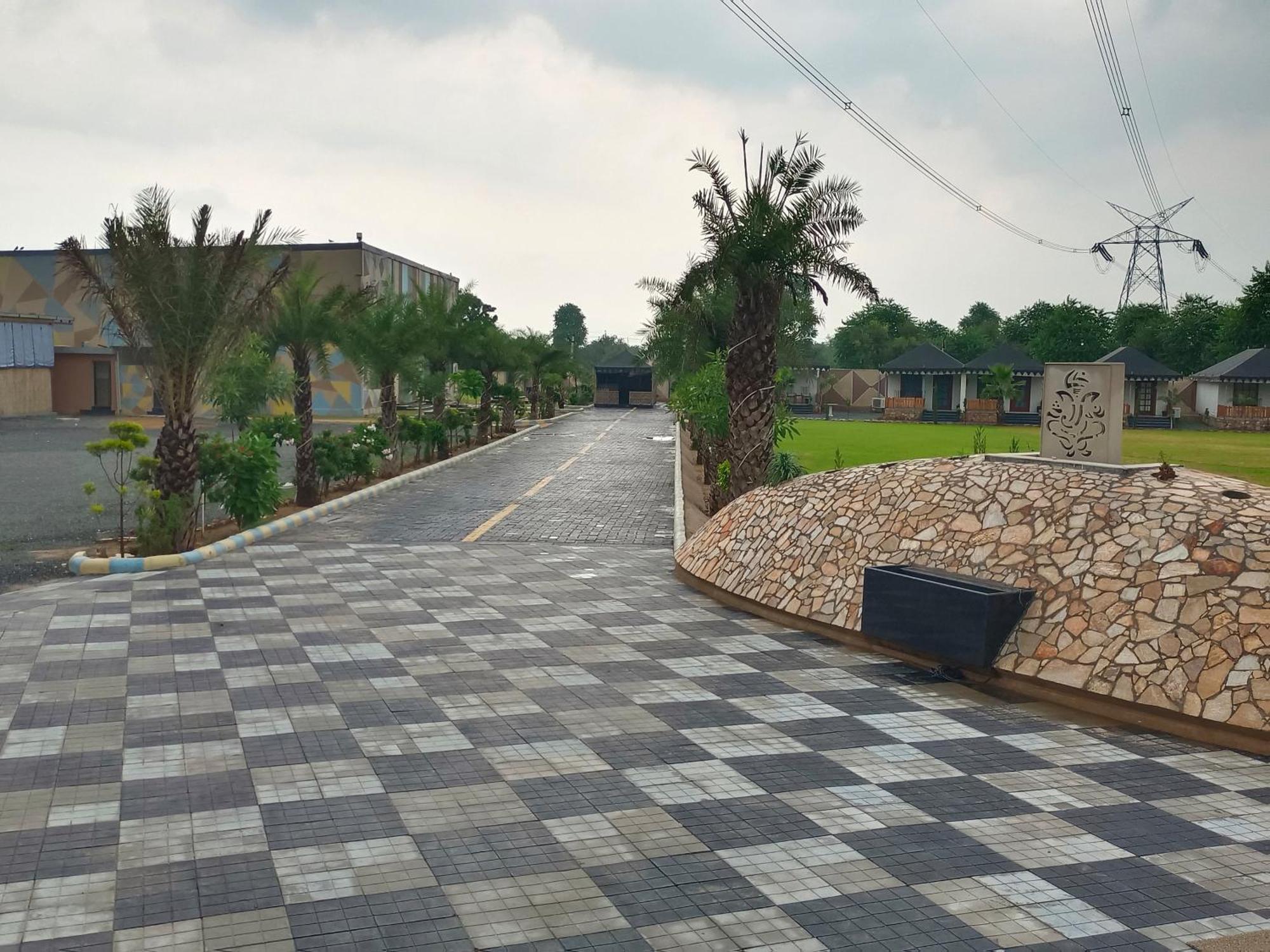 Royal Rajasthan Resort Sikar Exterior foto